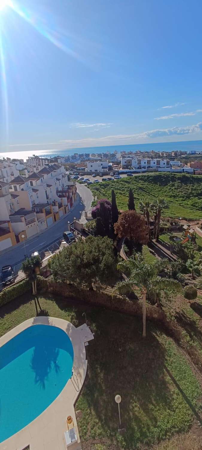 Kattohuoneisto myytävänä Torre del Marissa, Viña Malagassa