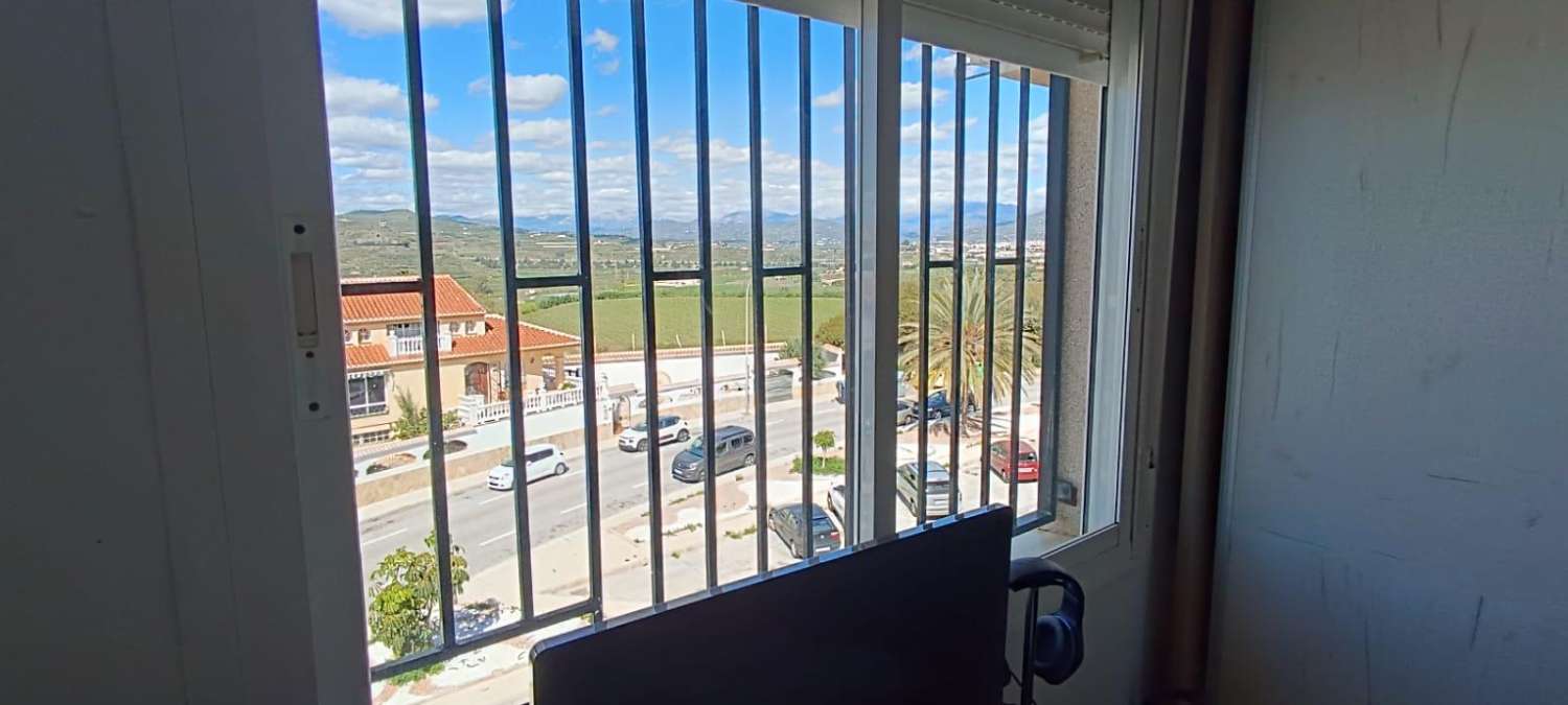 Kattohuoneisto myytävänä Torre del Marissa, Viña Malagassa
