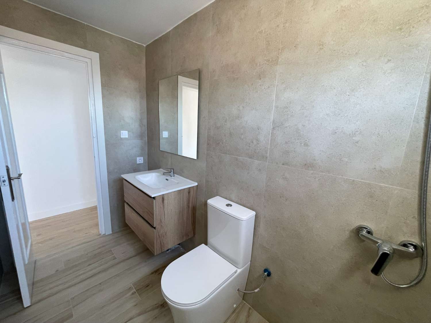 En venta Piso en Torre del Mar , zona Las Yucas centro