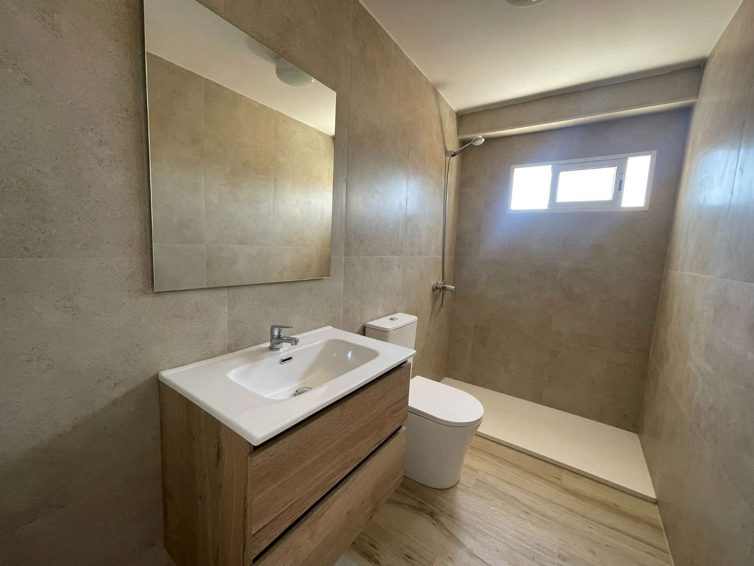 En venta Piso en Torre del Mar , zona Las Yucas centro