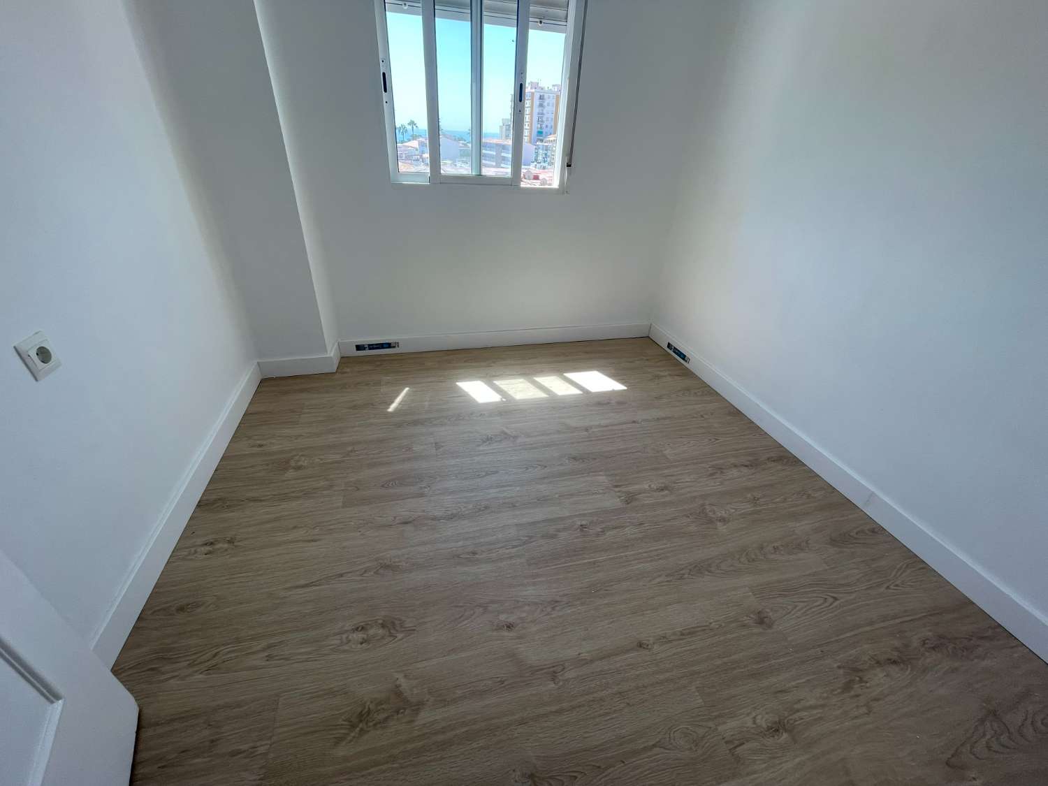 En venta Piso en Torre del Mar , zona Las Yucas centro