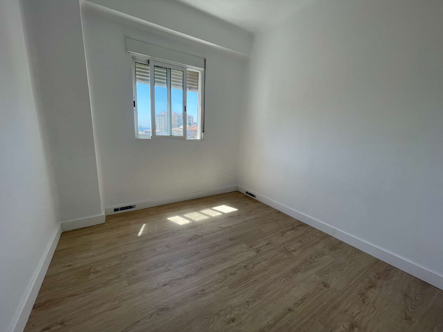 En venta Piso en Torre del Mar , zona Las Yucas centro