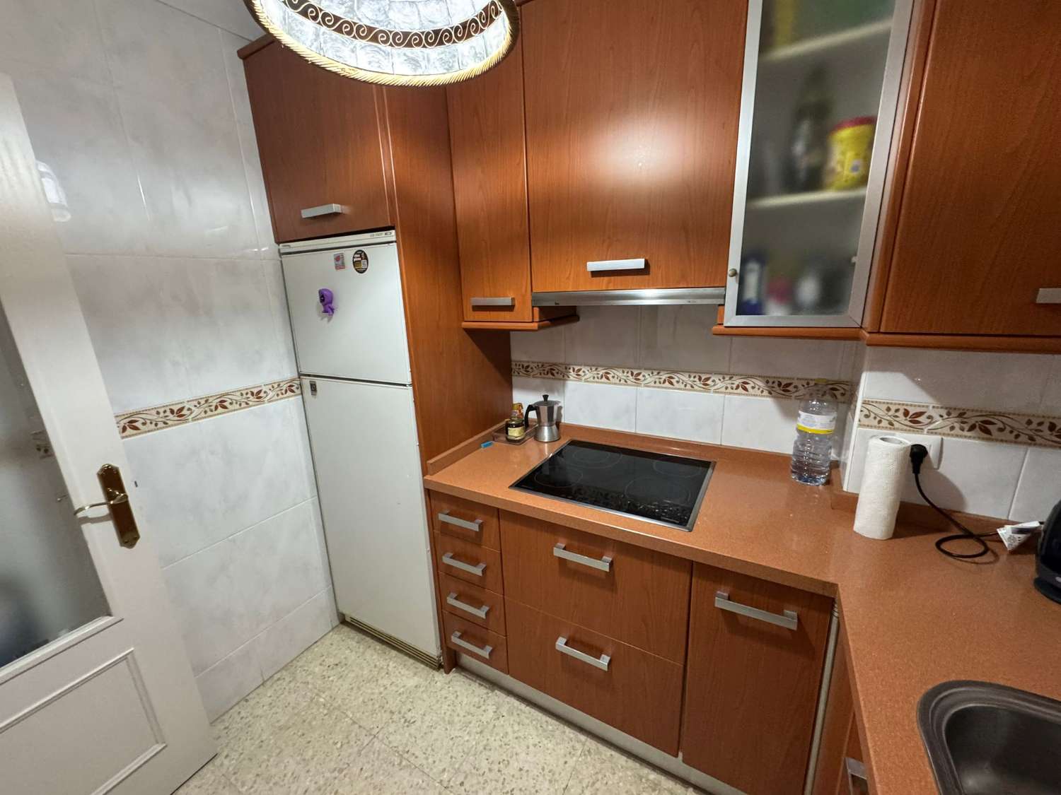 Продается отличная квартира в Торре-дель-Мар, с видом на море.