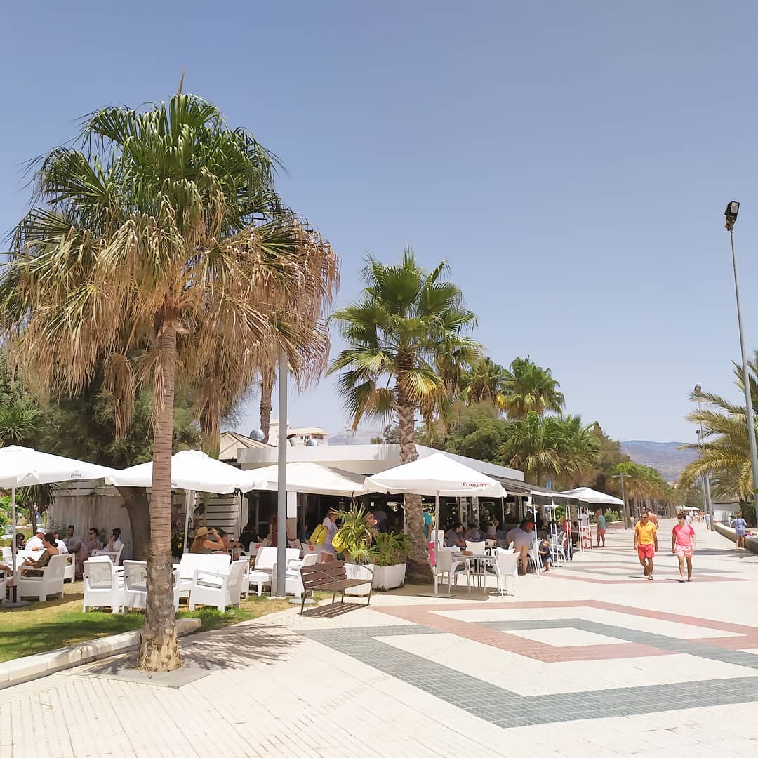 Stor lägenhet till salu i Torre del Mar, med havsutsikt.