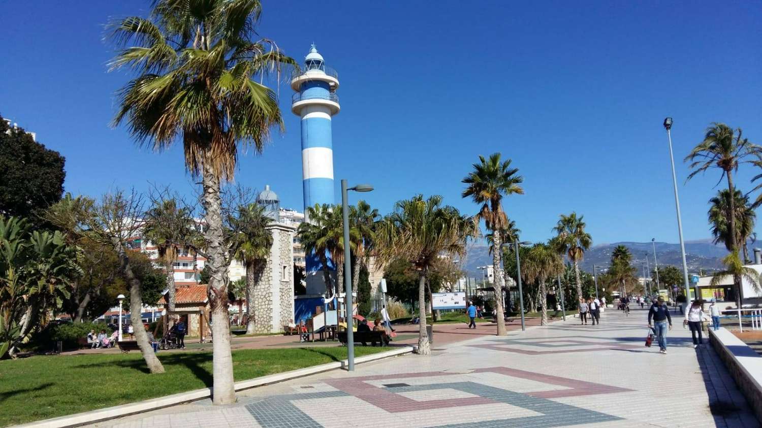 Stor lägenhet till salu i Torre del Mar, med havsutsikt.