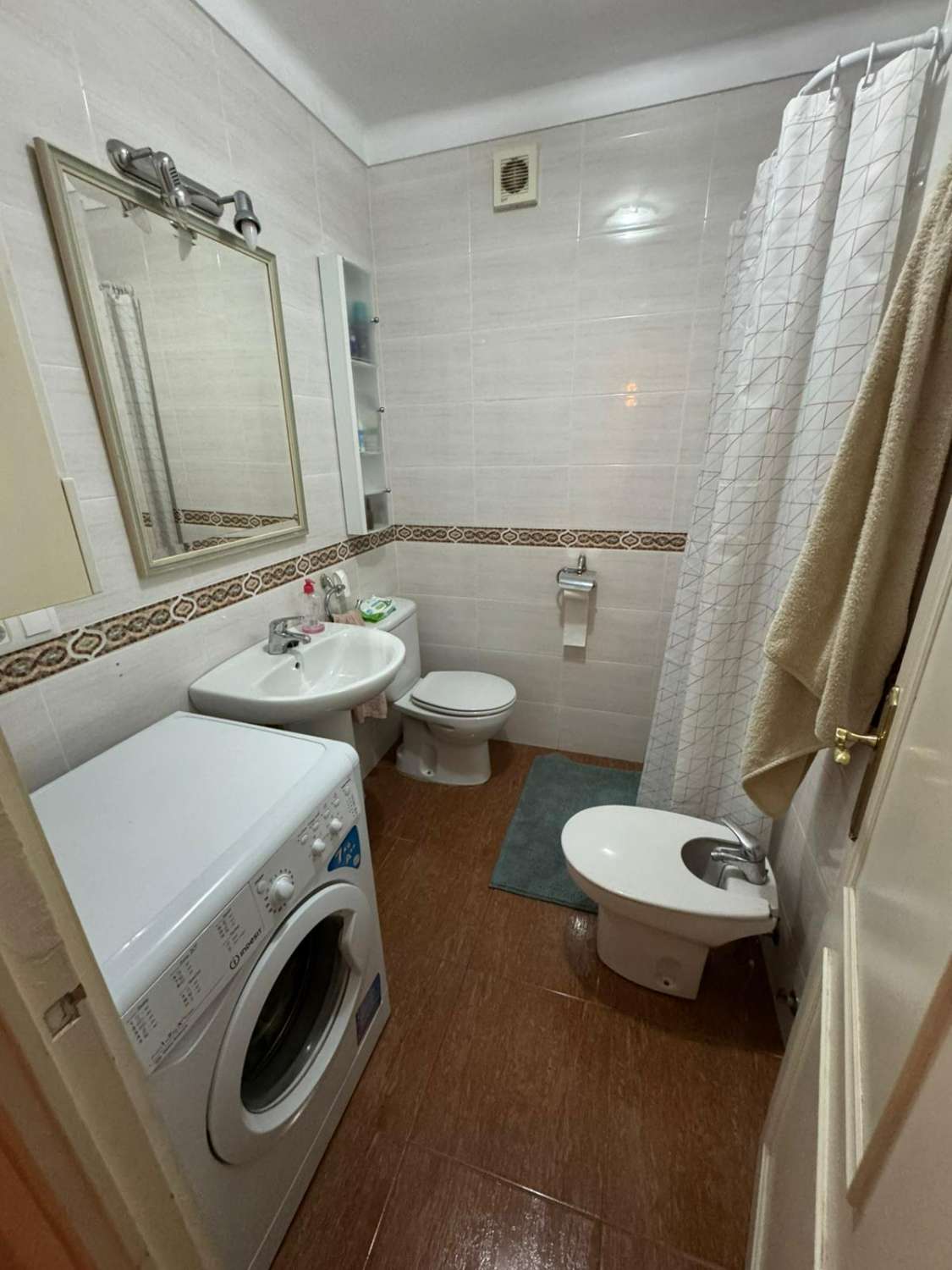 Great apartment for sale in Torre del Mar, with sea views.