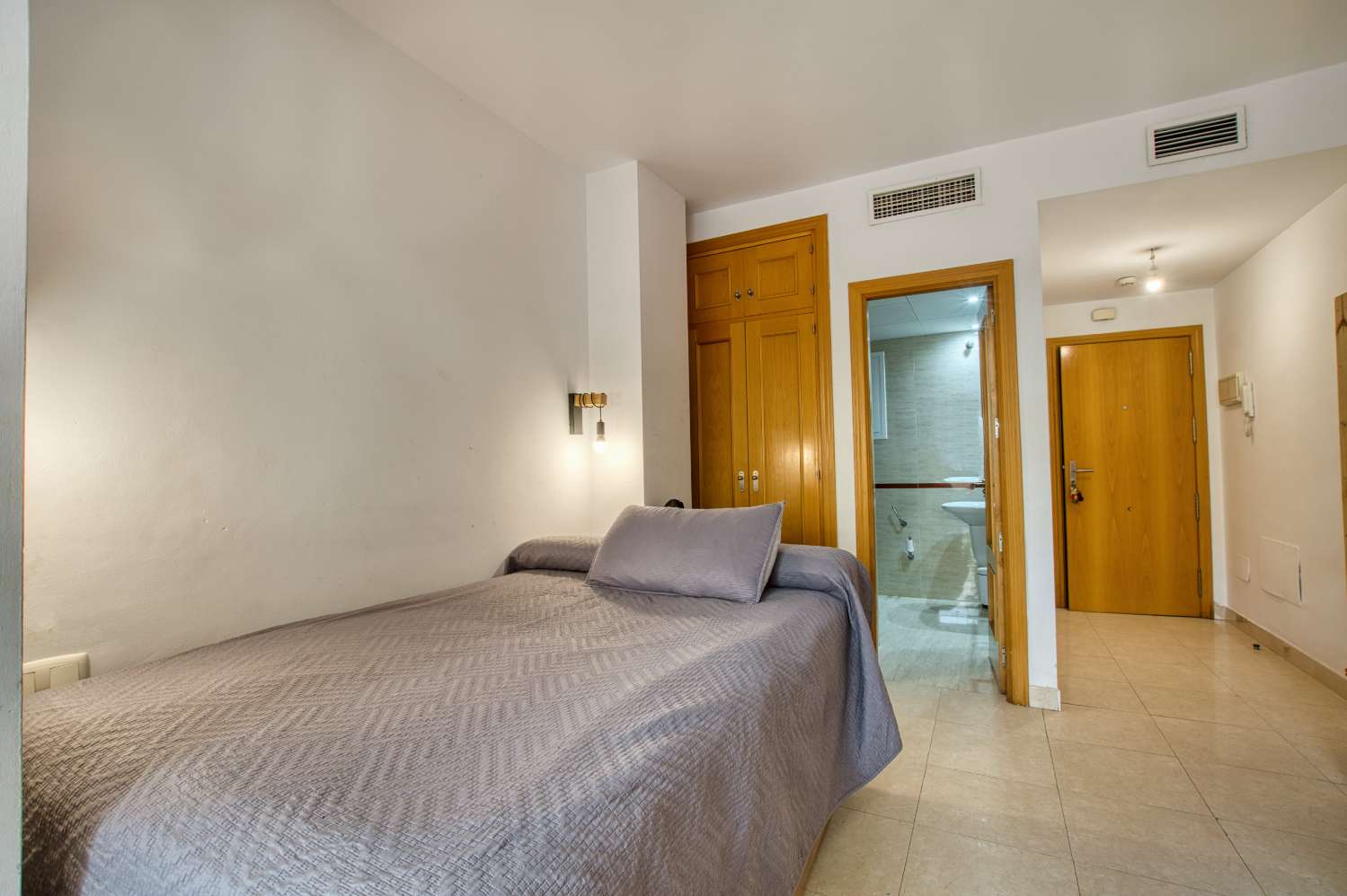 Stor studio till salu i Torre de Benagalbón