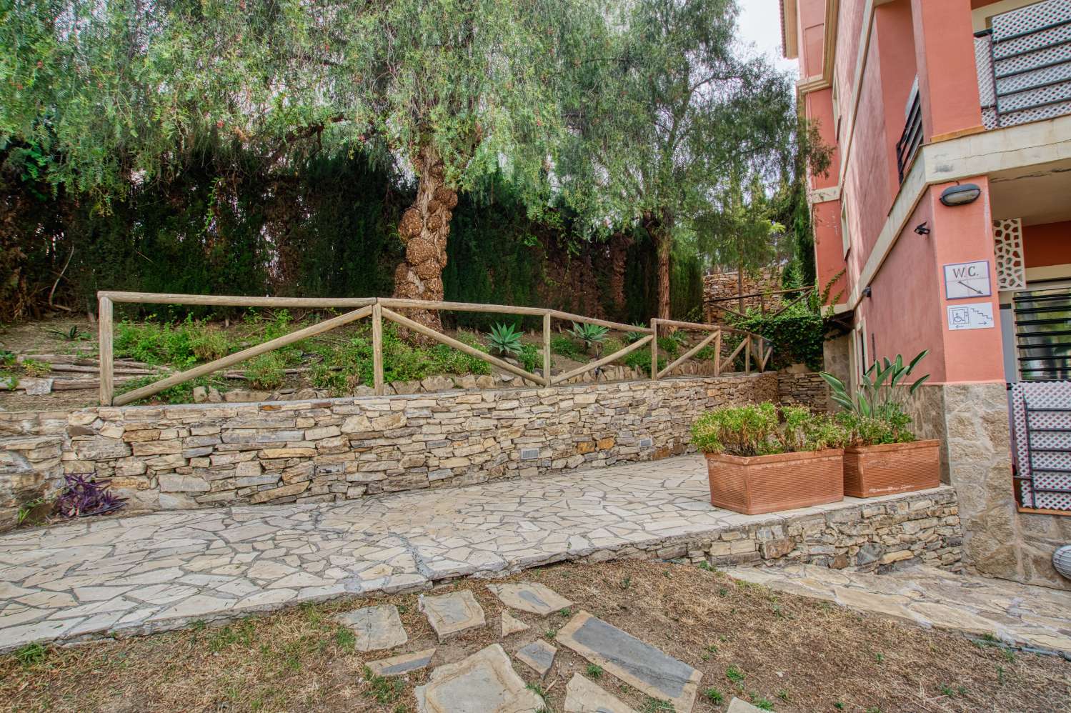 Stor studio till salu i Torre de Benagalbón