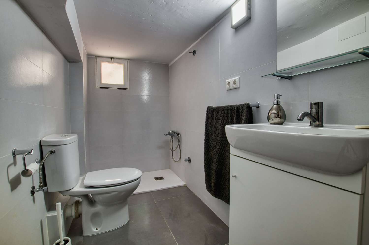 Store lokaler til salg, Vélez-Málaga