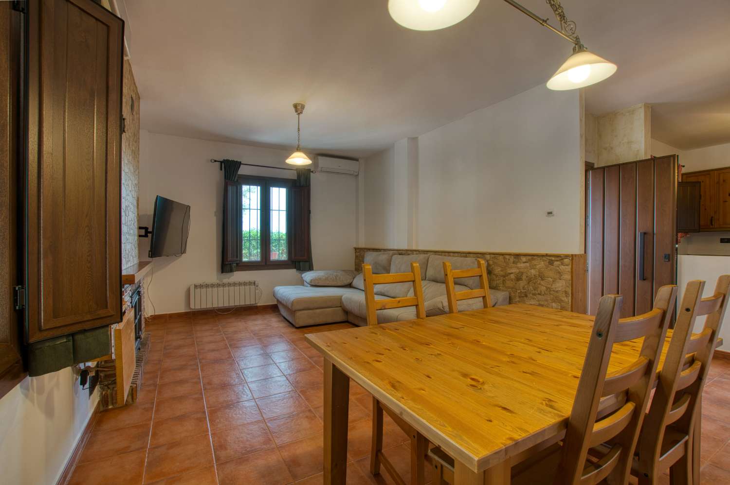 Участок с отдельной виллой на продажу, Периана