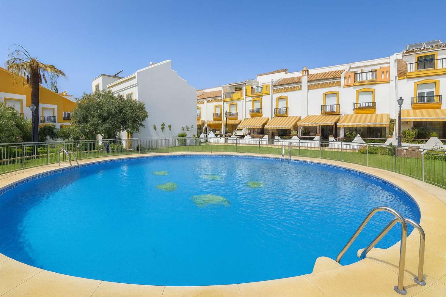 Spektakulär parhus till salu, Torre del Mar. Timjan