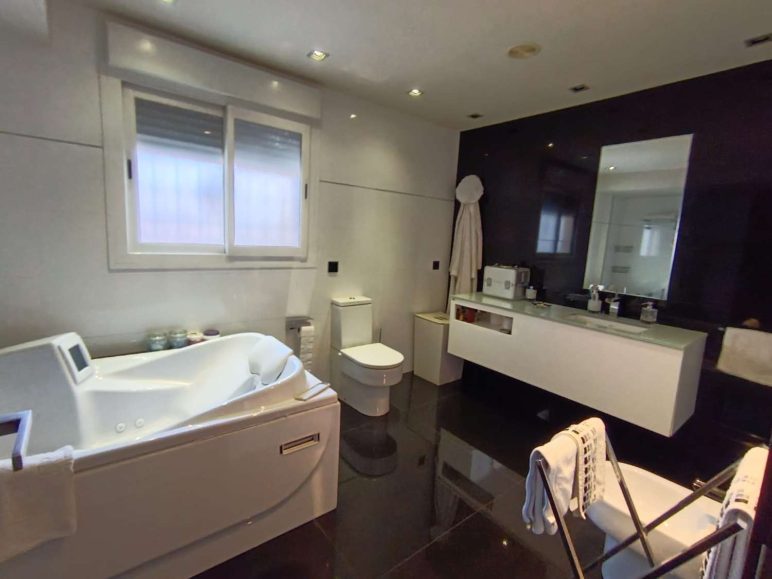 Spektakulär parhus till salu, Torre del Mar. Timjan