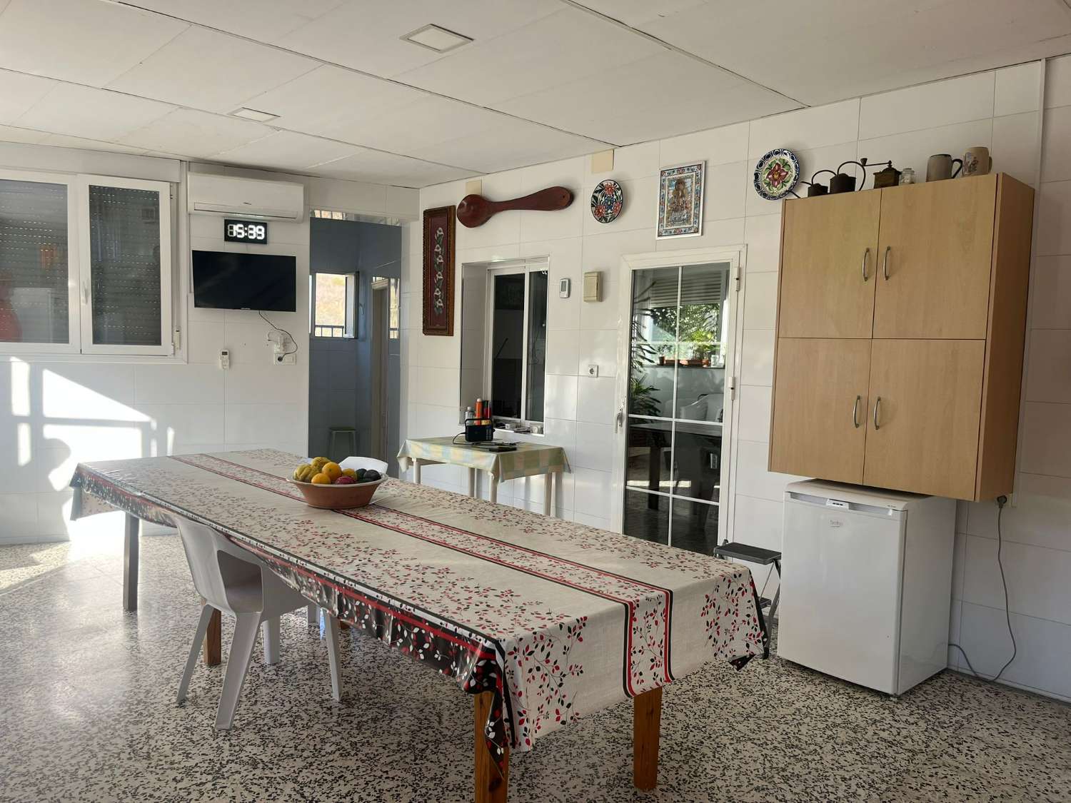 阿尔马亚特壮丽的乡村地块出售