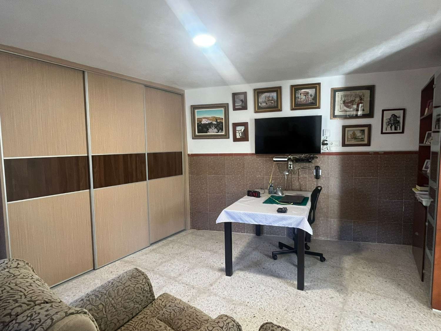 阿尔马亚特壮丽的乡村地块出售