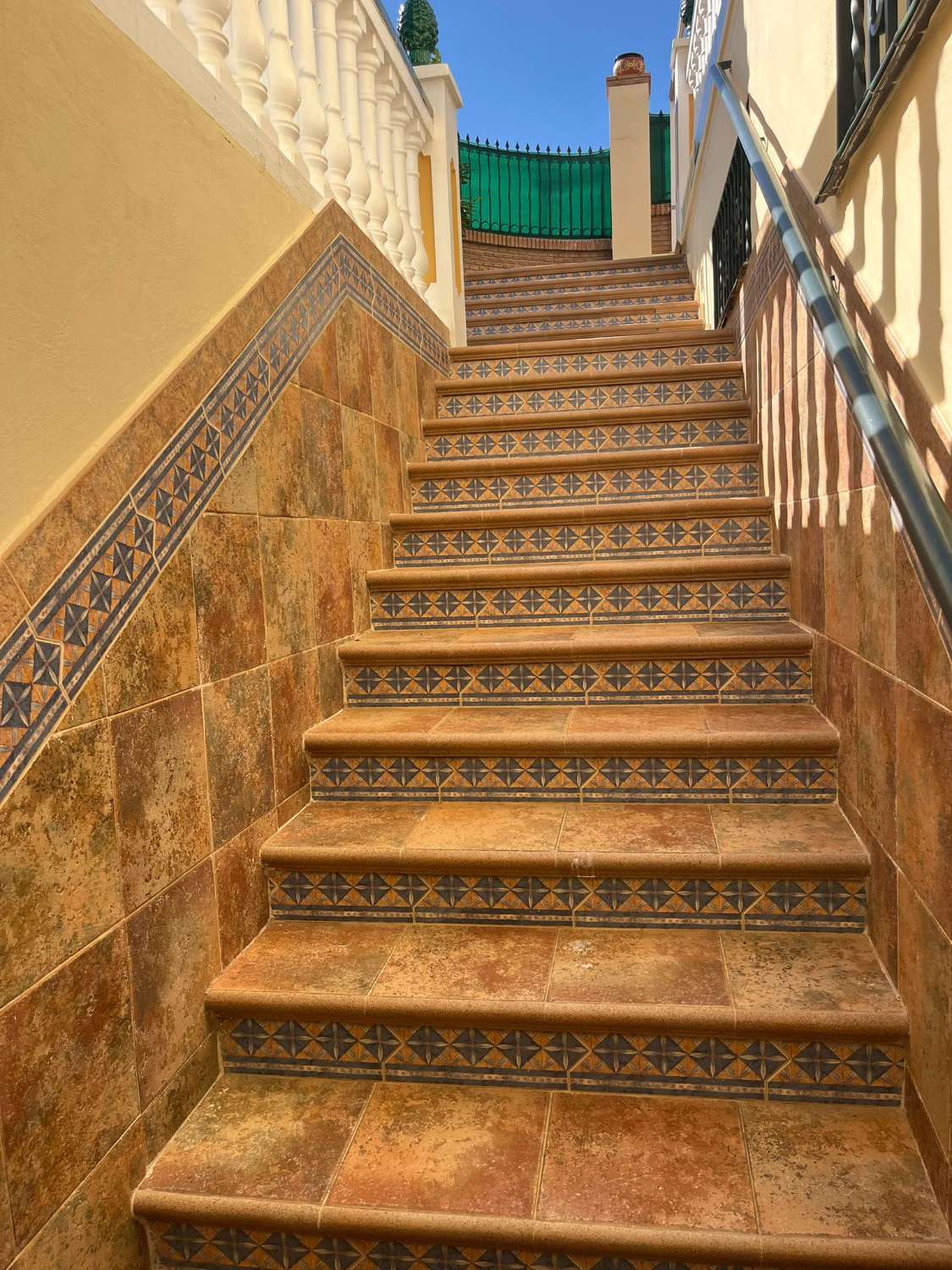 Wonderful corner villa for sale Torre del Mar