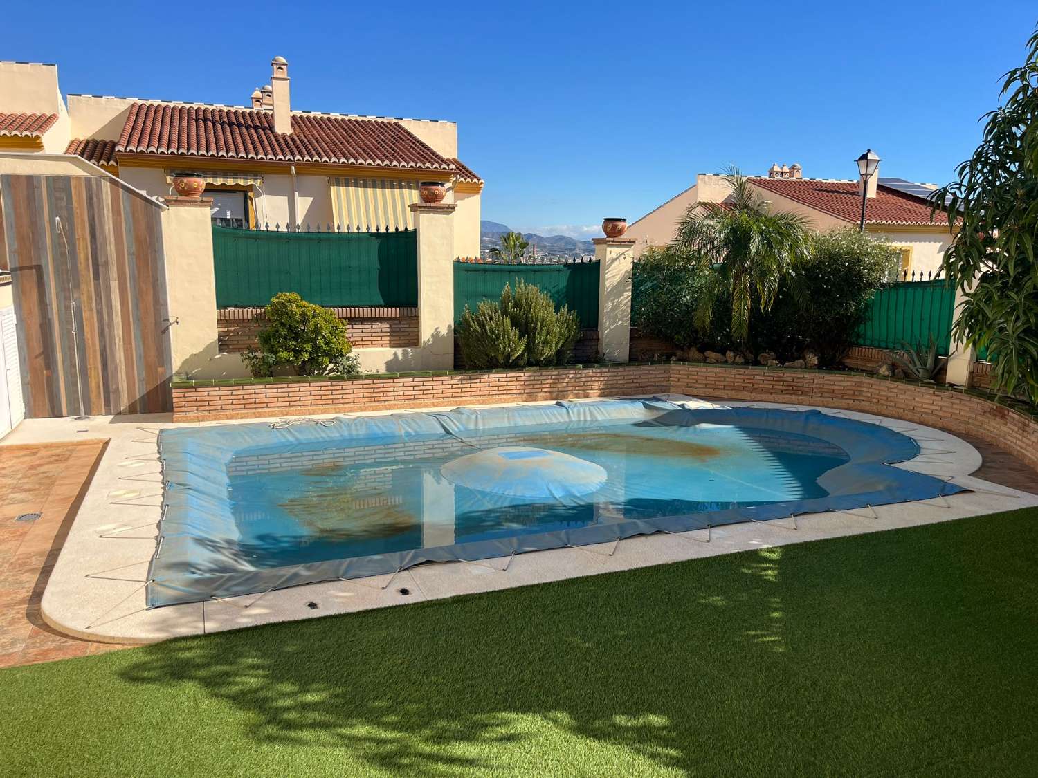 Wonderful corner villa for sale Torre del Mar