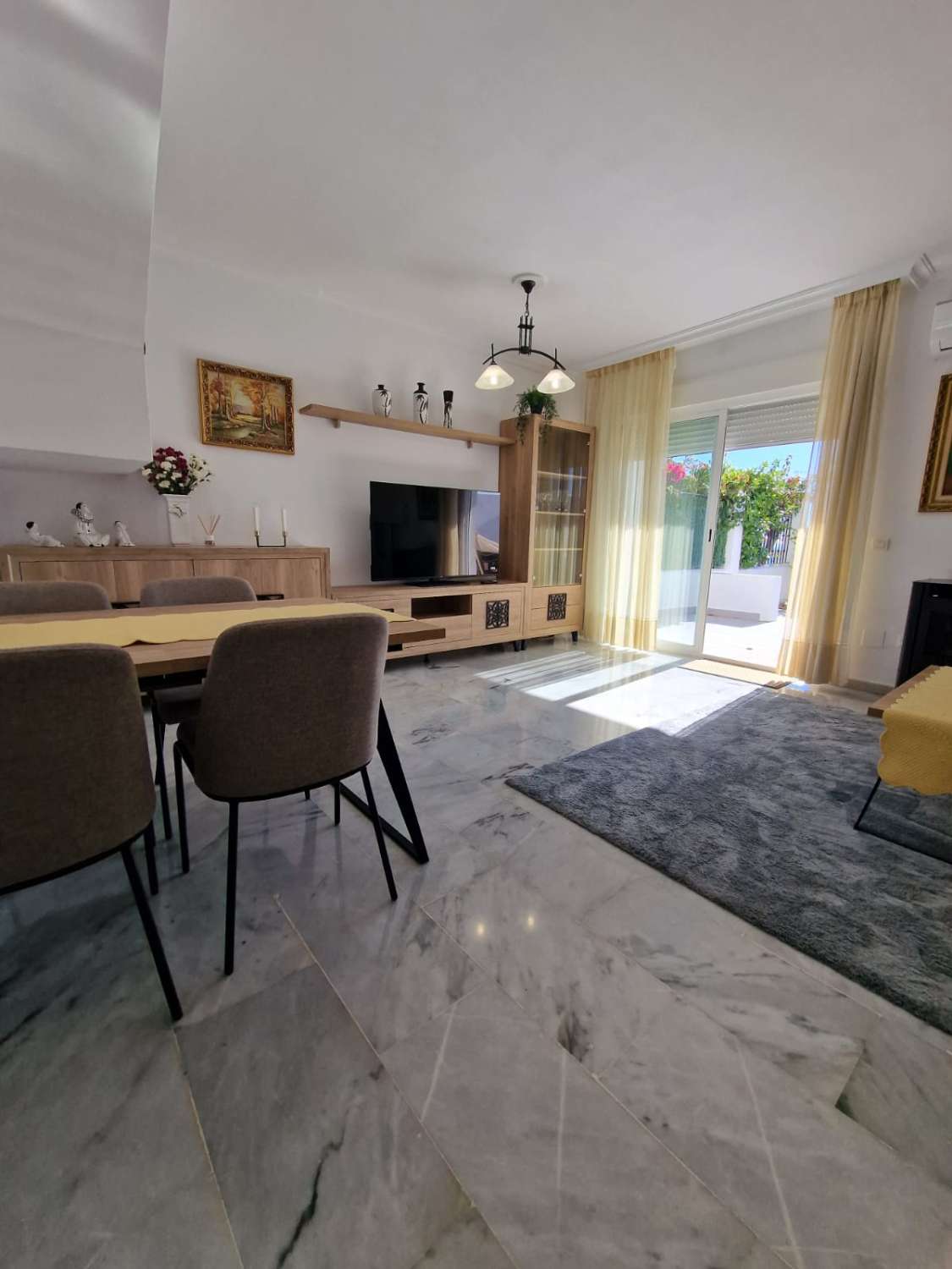 Villa jumelée extraordinaire à vendre à Mezquitilla