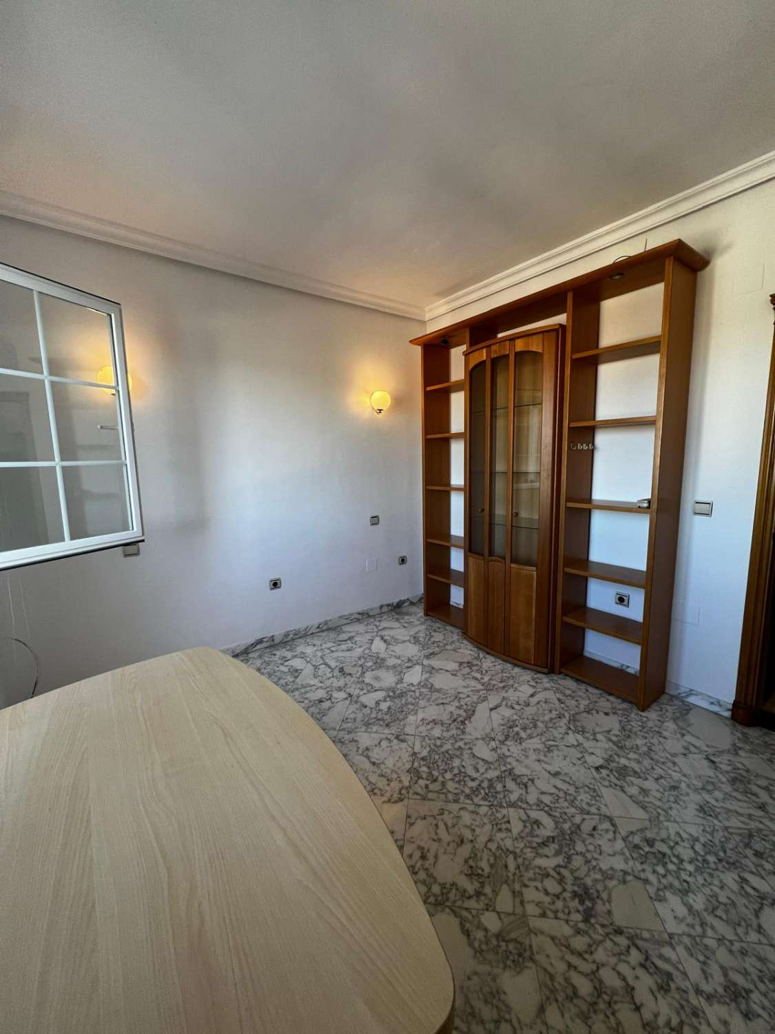 Stort hus med havsutsikt till salu i Caleta de Vélez