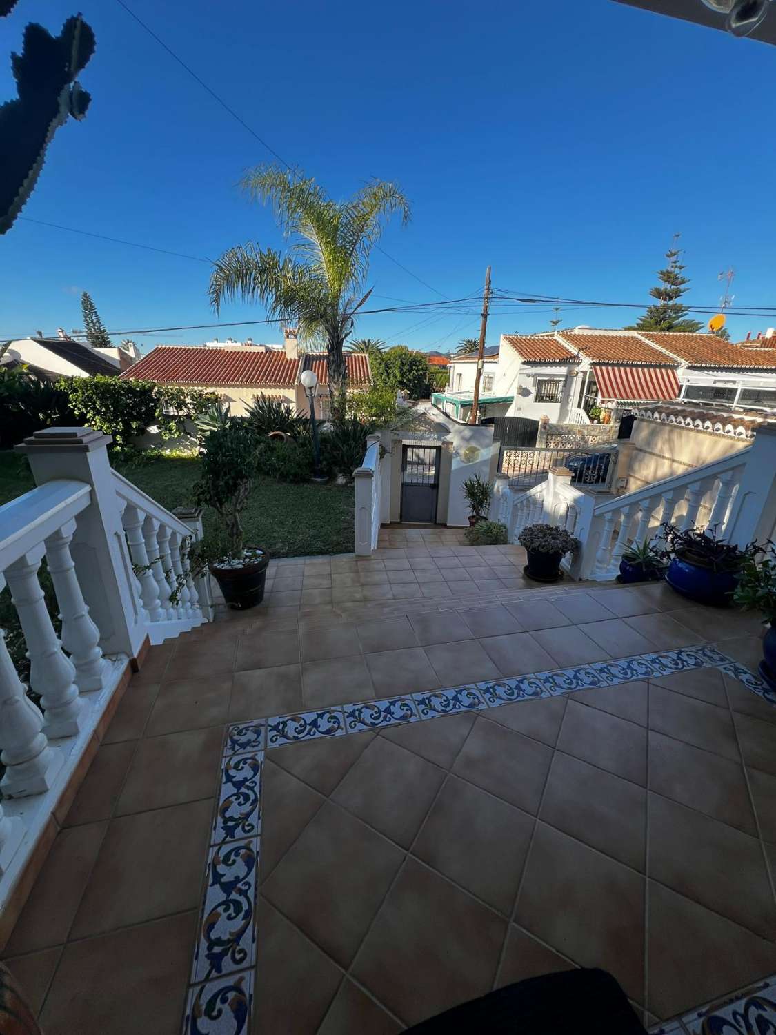 Stort hus med havsutsikt till salu i Caleta de Vélez