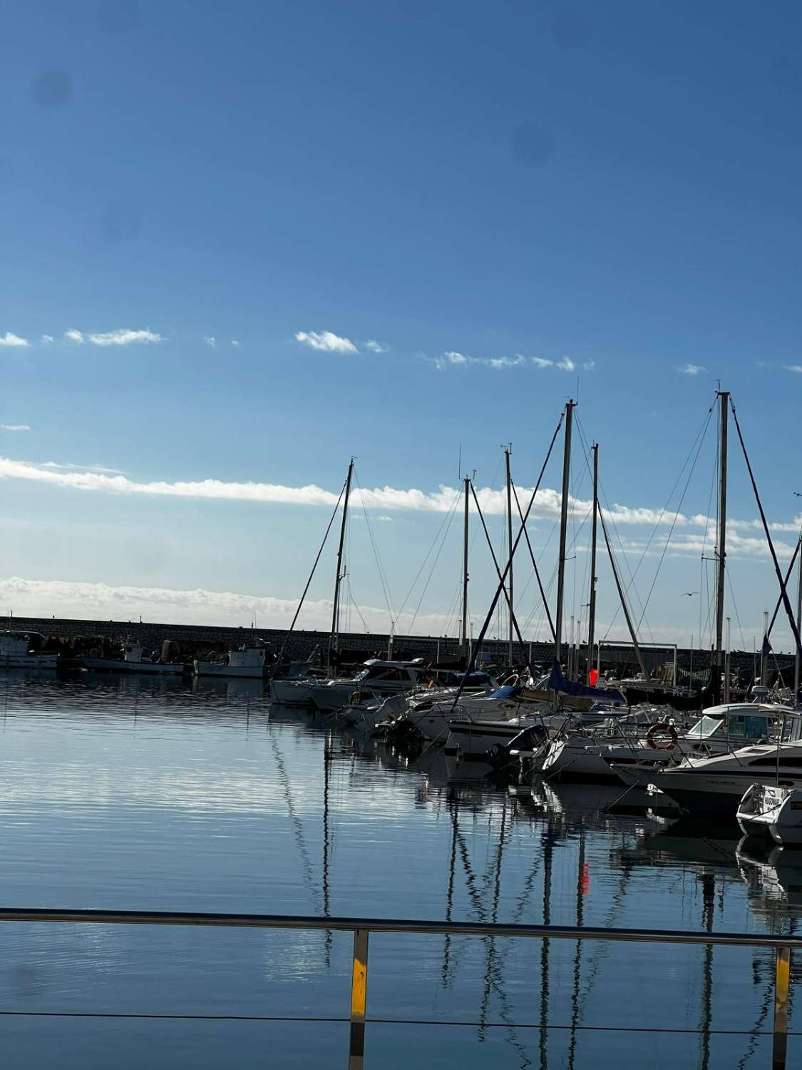 Stort hus med havsutsikt till salu i Caleta de Vélez