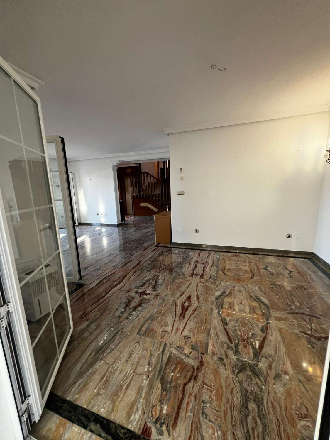 Stort hus med havsutsikt till salu i Caleta de Vélez