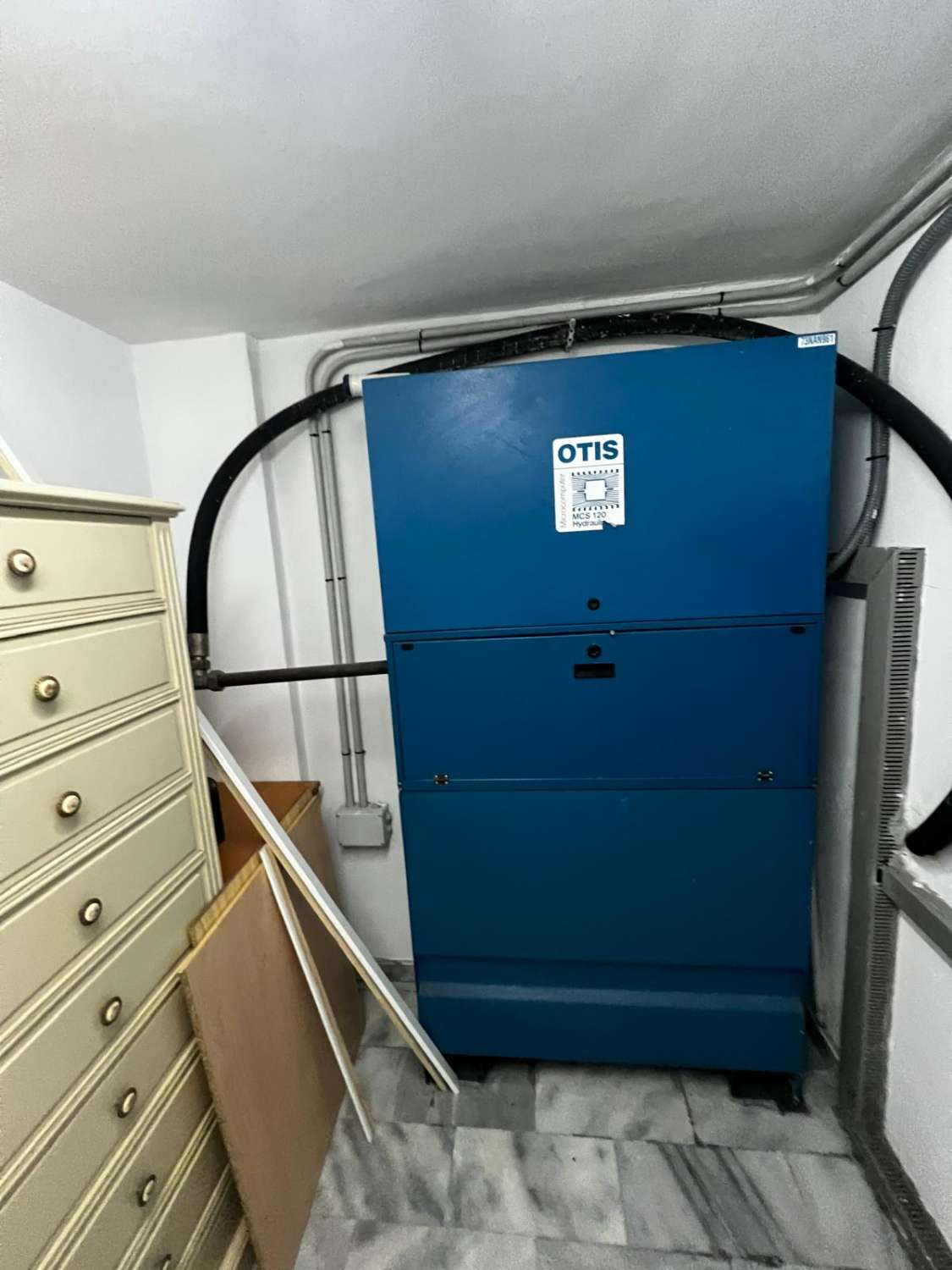 Stort hus med havsutsikt till salu i Caleta de Vélez