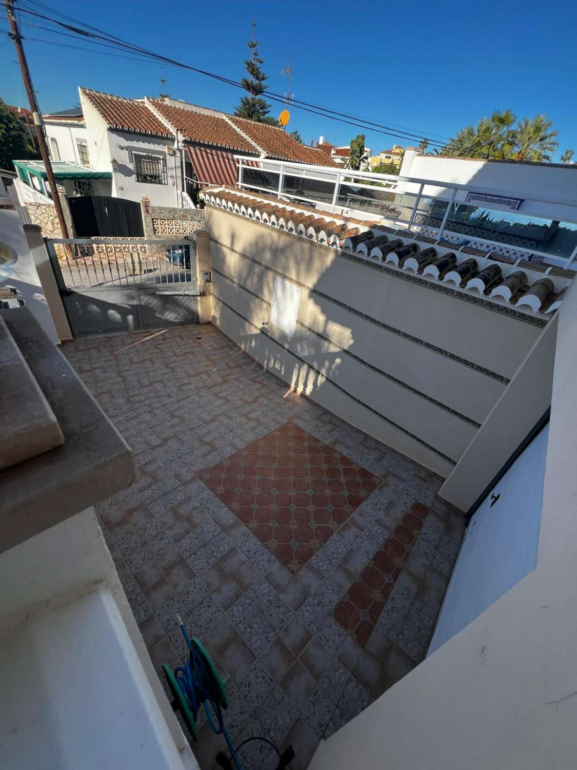 Stort hus med havsutsikt till salu i Caleta de Vélez