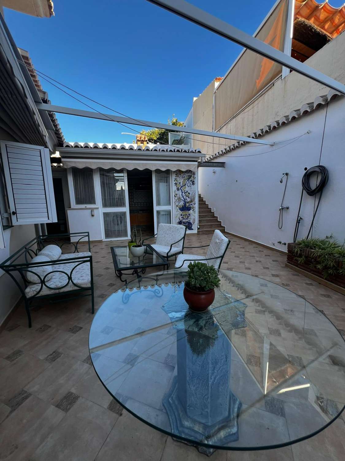 Stort hus med havsutsikt till salu i Caleta de Vélez