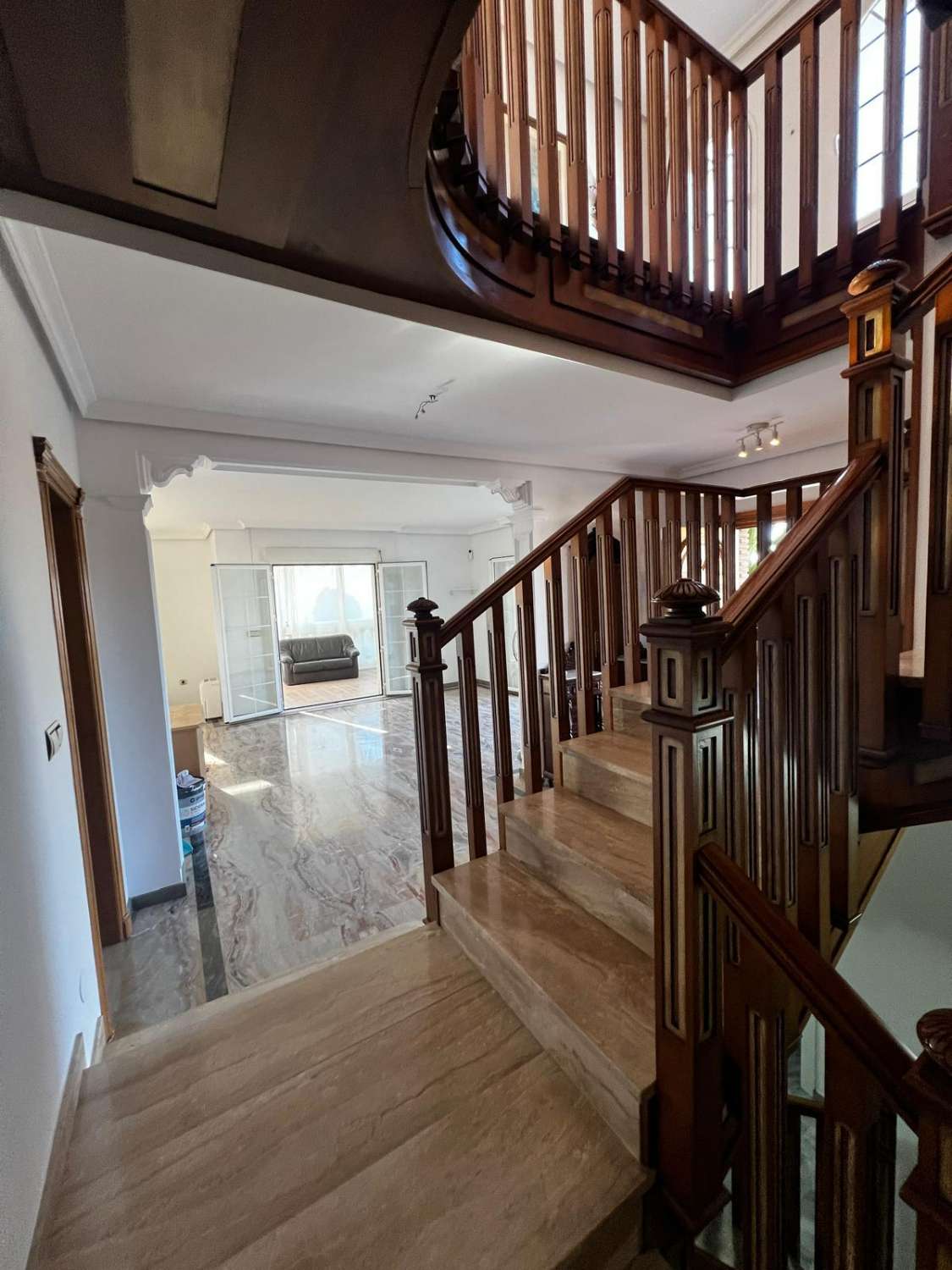 Stort hus med havsutsikt till salu i Caleta de Vélez