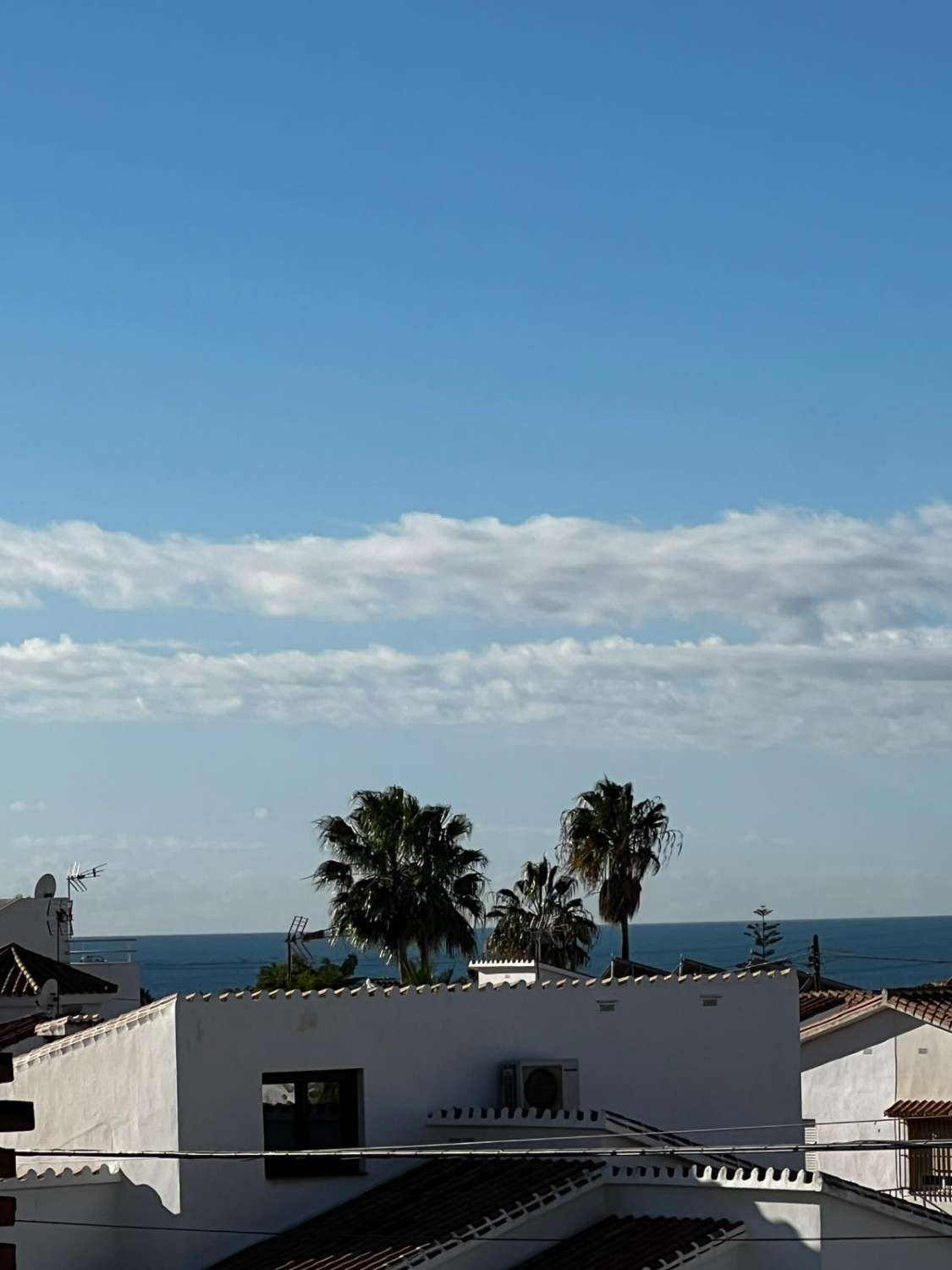 Stort hus med havsutsikt till salu i Caleta de Vélez