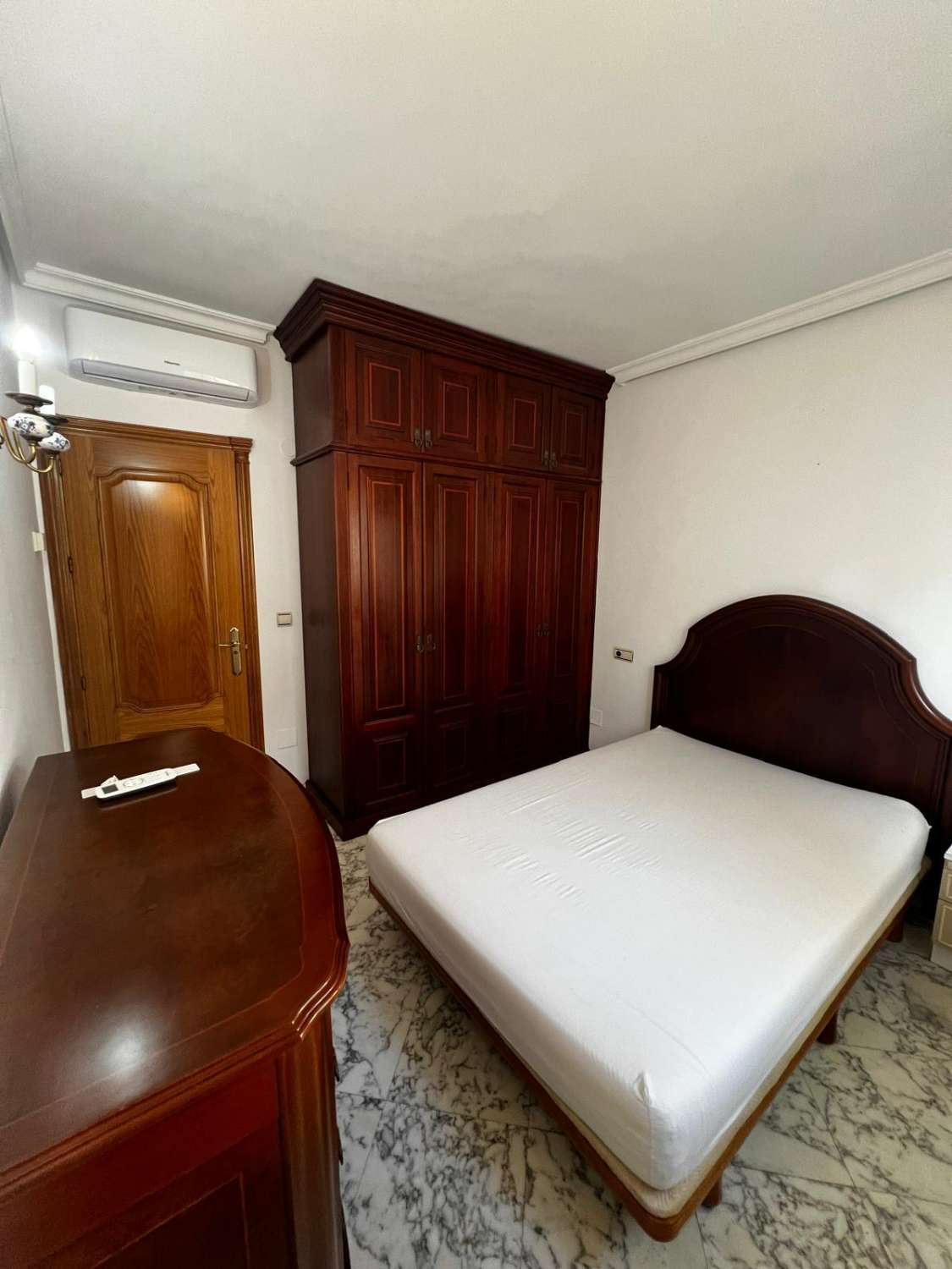 Stort hus med havsutsikt till salu i Caleta de Vélez