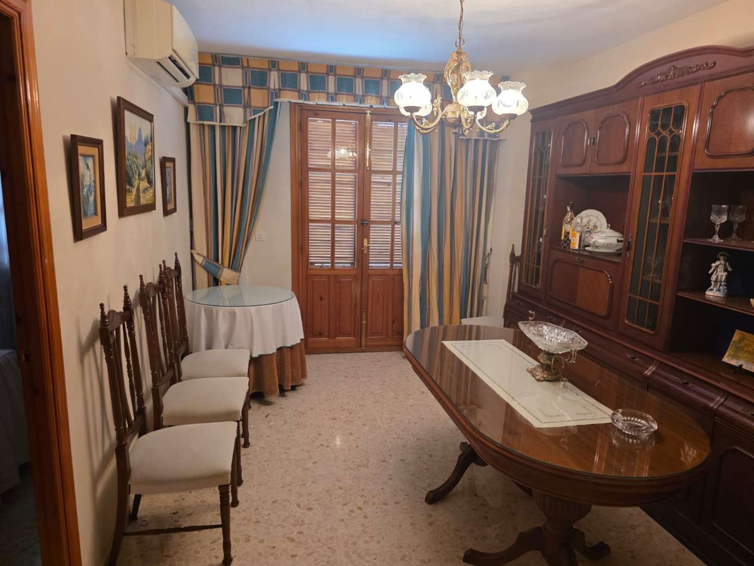 Stor lejlighed til salg, Vélez - Málaga.