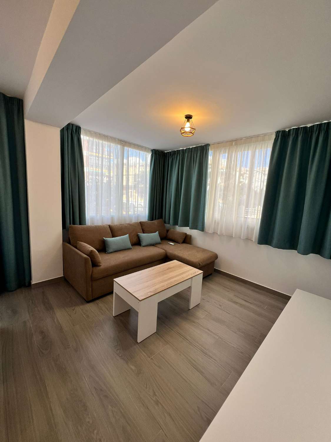 Rummelig lejlighed til leje i Torre del Mar, langtids