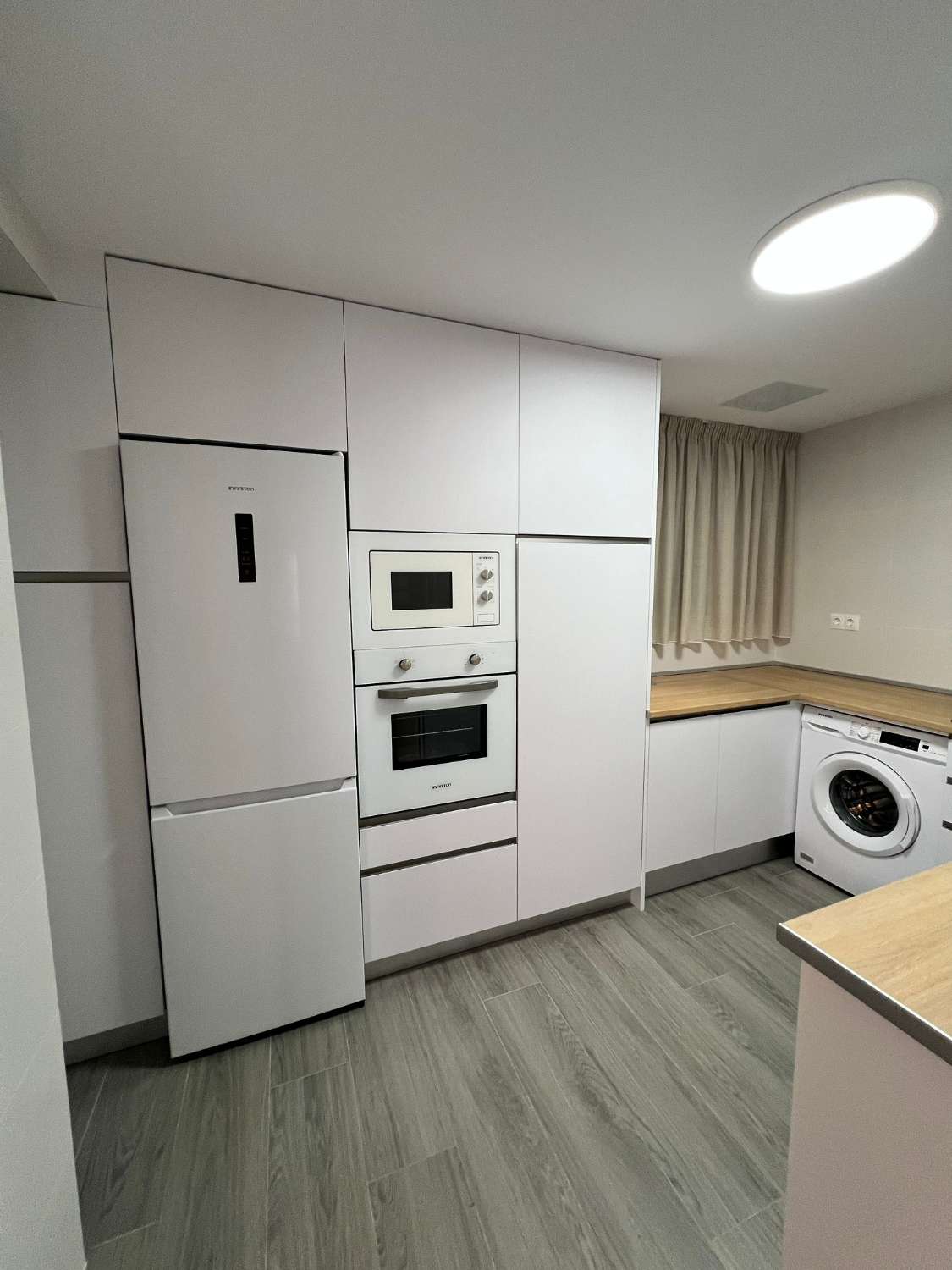 Rummelig lejlighed til leje i Torre del Mar, langtids