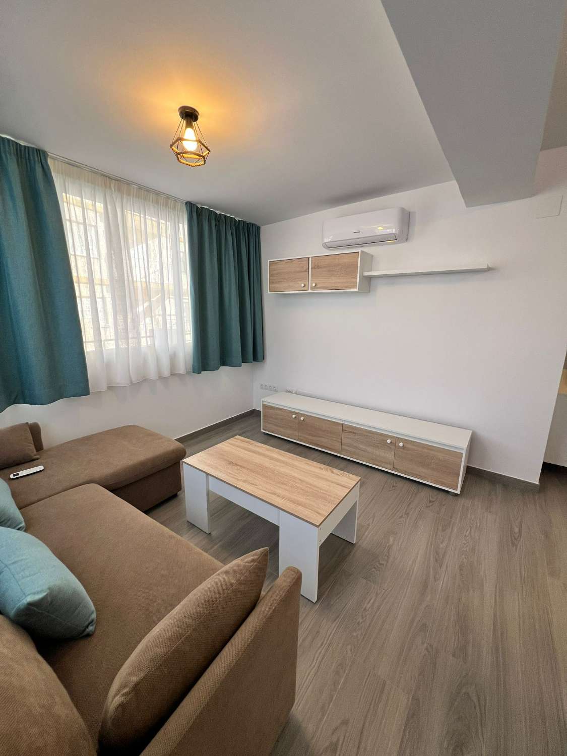 Rummelig lejlighed til leje i Torre del Mar, langtids