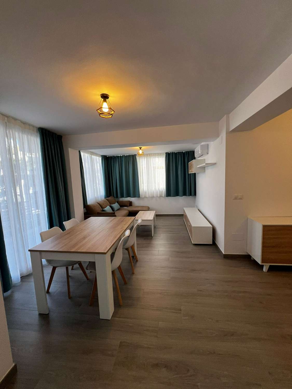 Rummelig lejlighed til leje i Torre del Mar, langtids