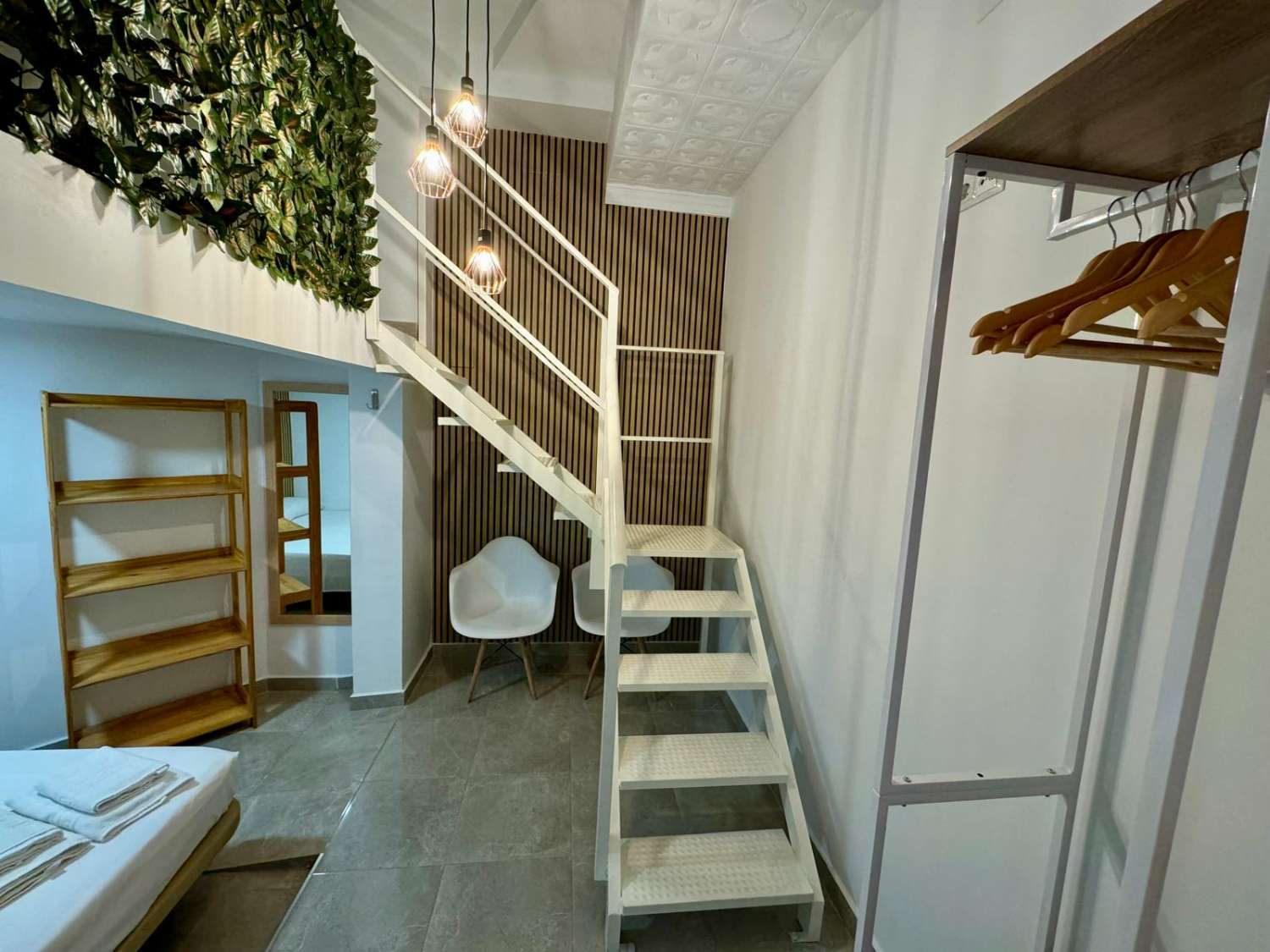 Un grand COMMERCIAL RÉNOVÉ en tant que bien à vendre, Torre del Mar