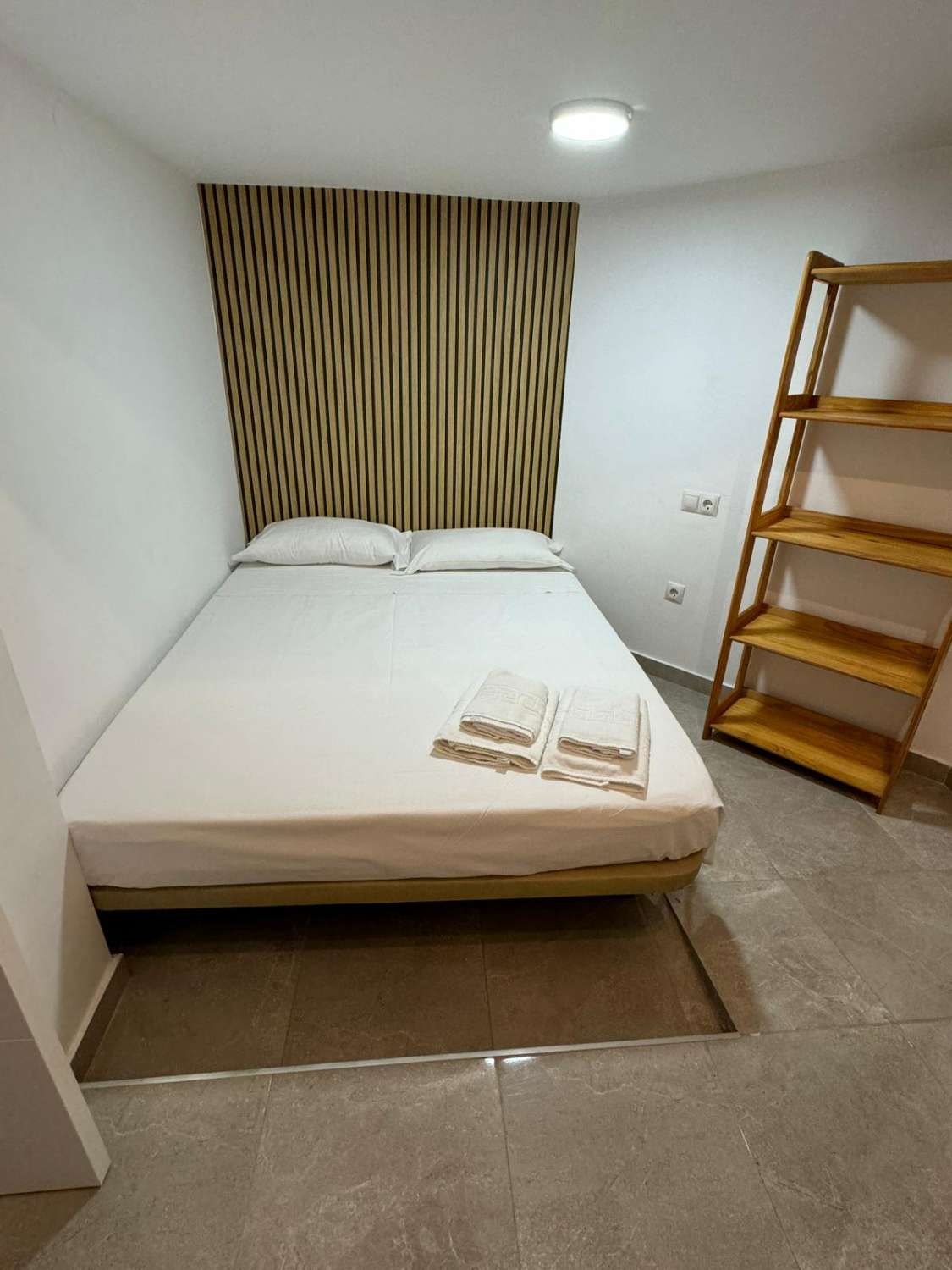 Un grand COMMERCIAL RÉNOVÉ en tant que bien à vendre, Torre del Mar