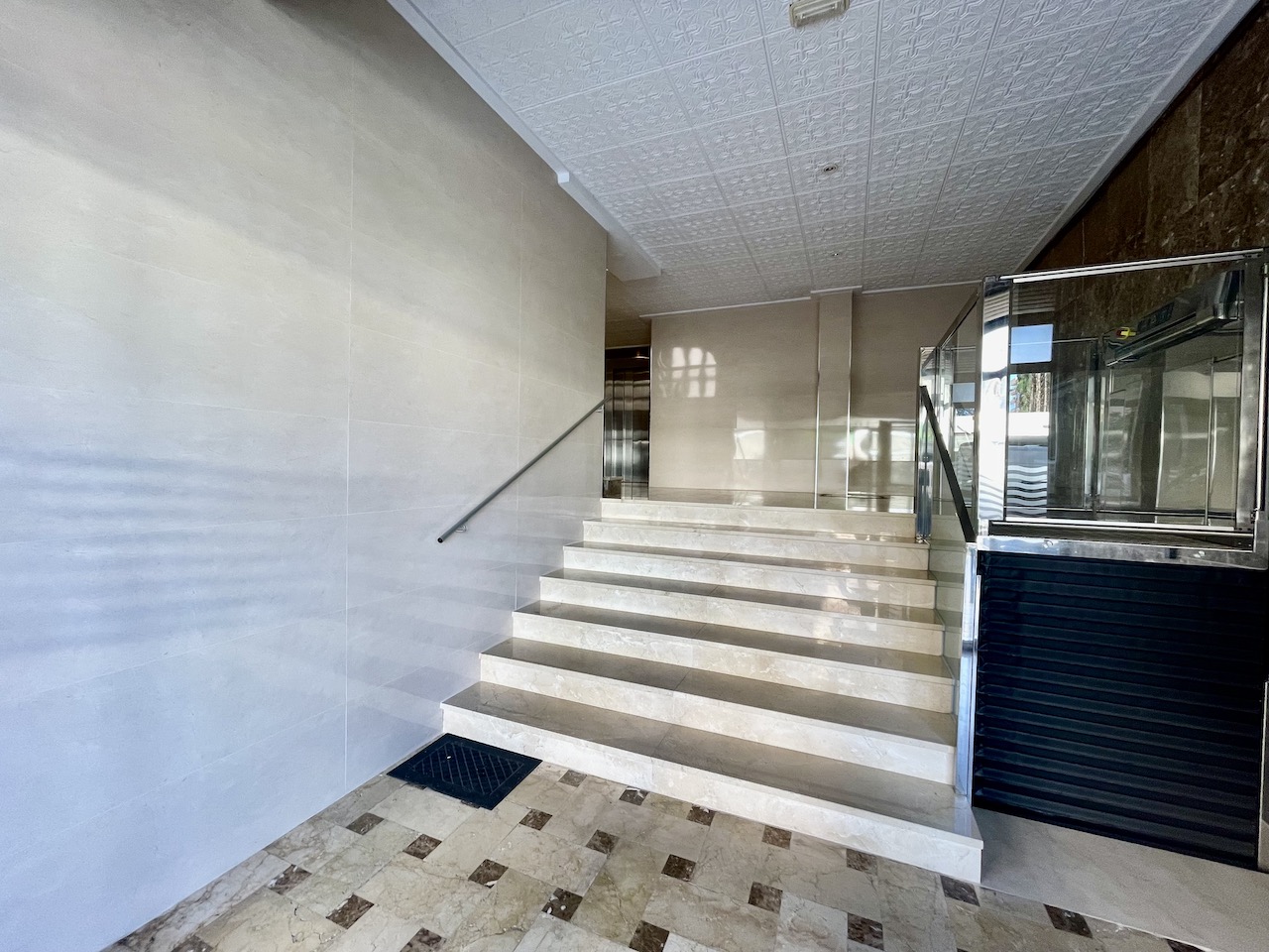 Renovated apartment for sale just 200 meters from the beach in Torre del Mar