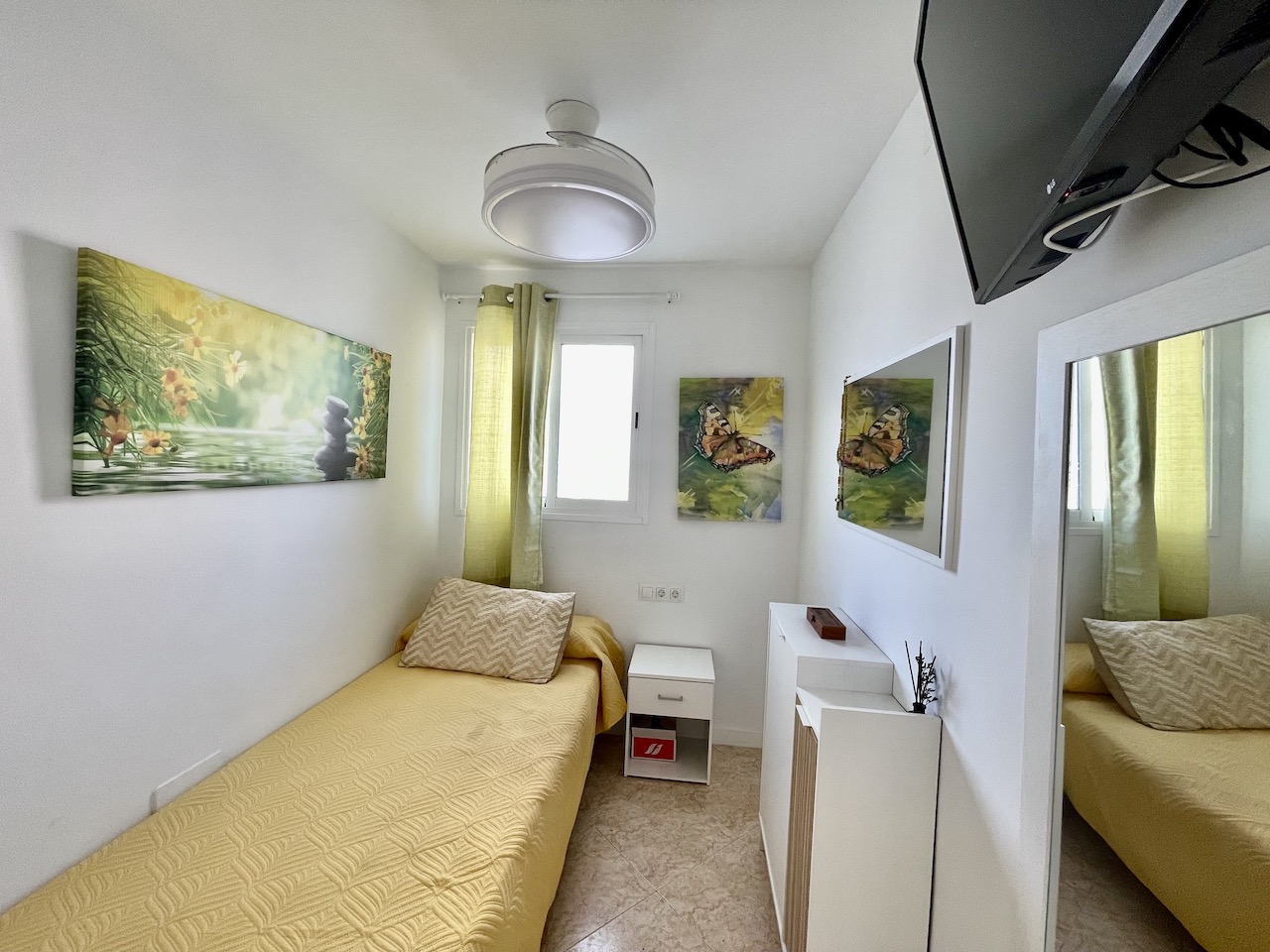 Renovated apartment for sale just 200 meters from the beach in Torre del Mar