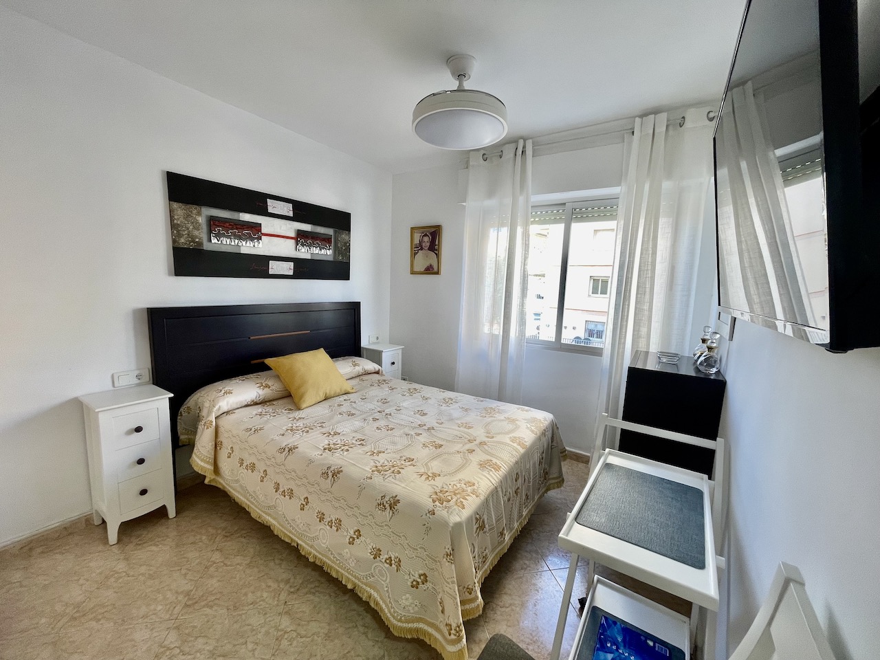 Renovated apartment for sale just 200 meters from the beach in Torre del Mar