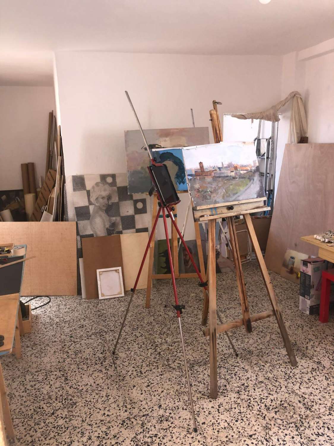 Stort trevåningshus till salu i Algarrobo