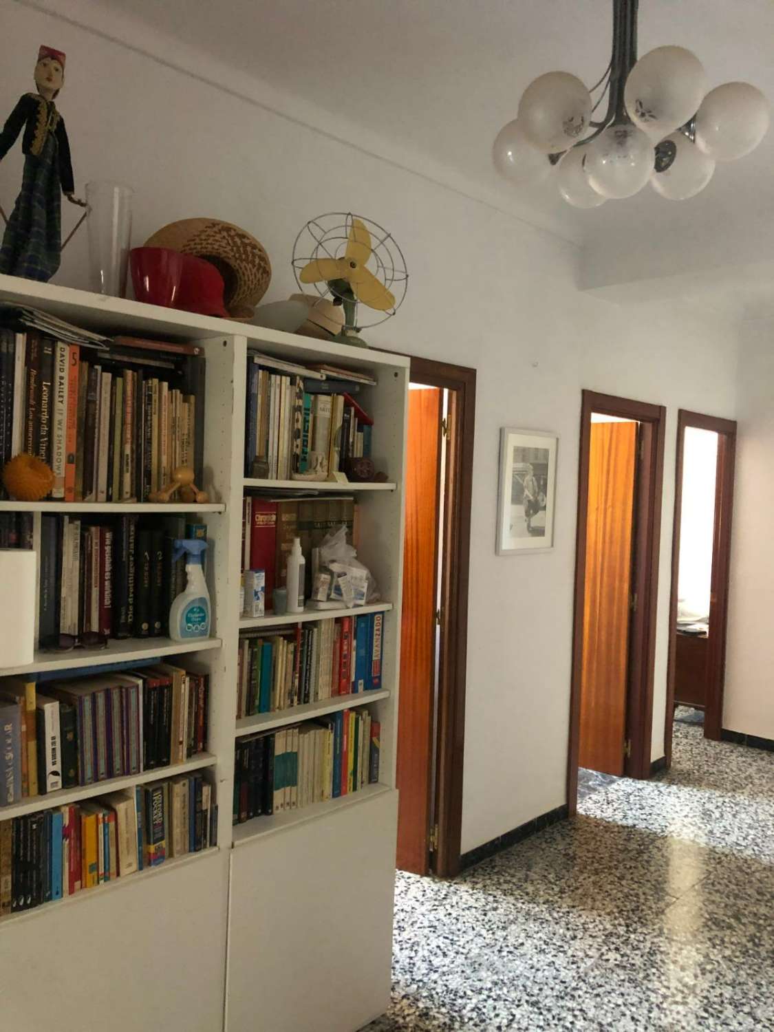 Stort trevåningshus till salu i Algarrobo