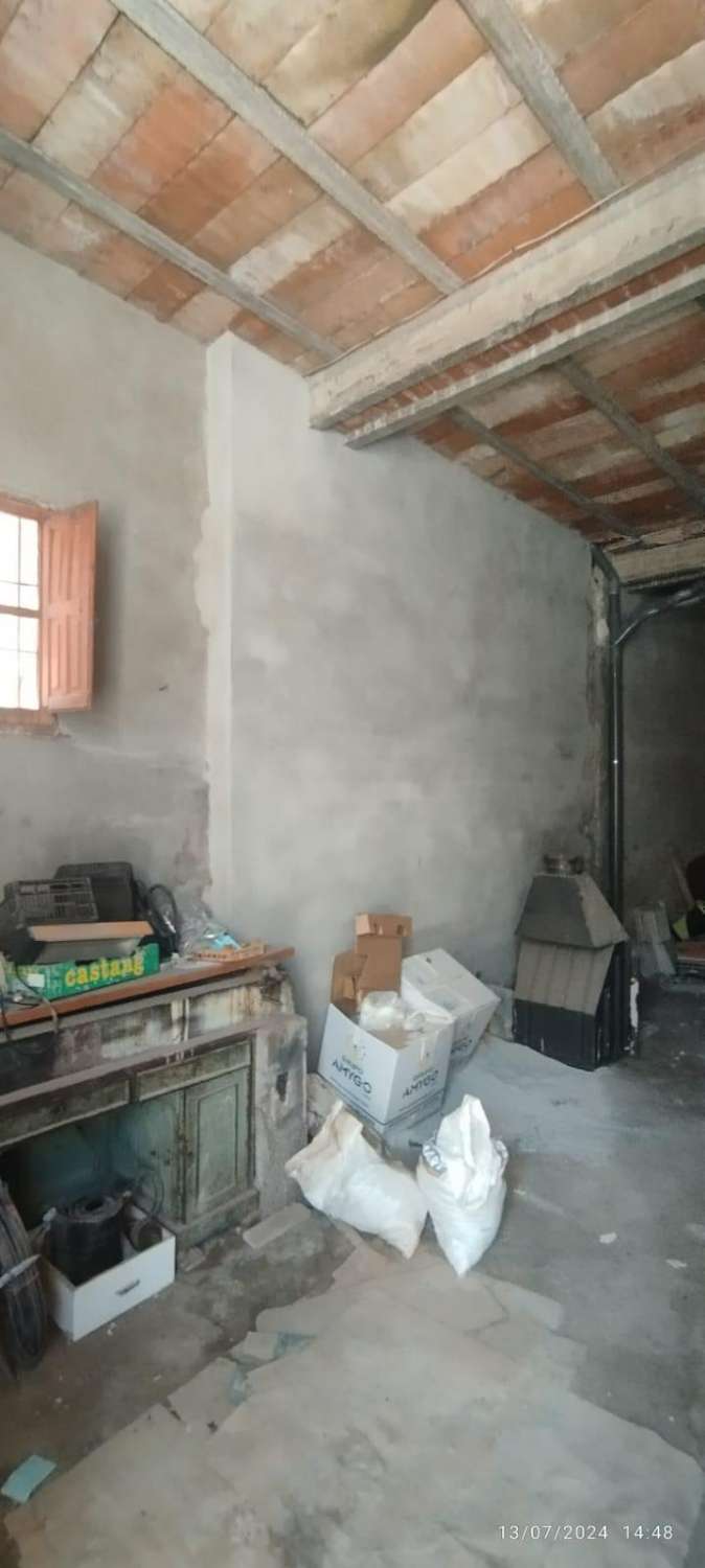 Stort trevåningshus till salu i Algarrobo