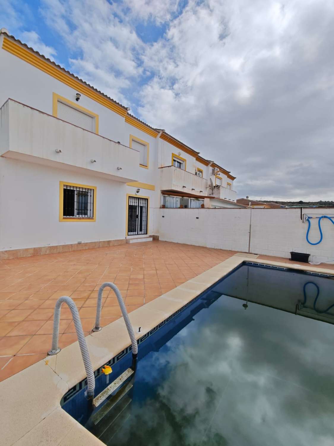 Semi-detached house on the Don Manuel Bridge