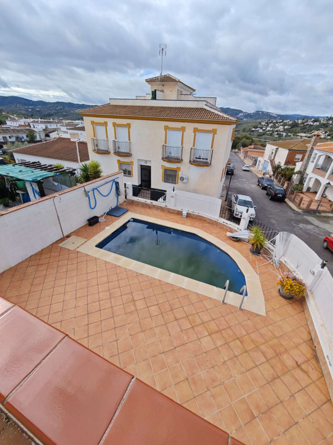 Semi-detached house on the Don Manuel Bridge