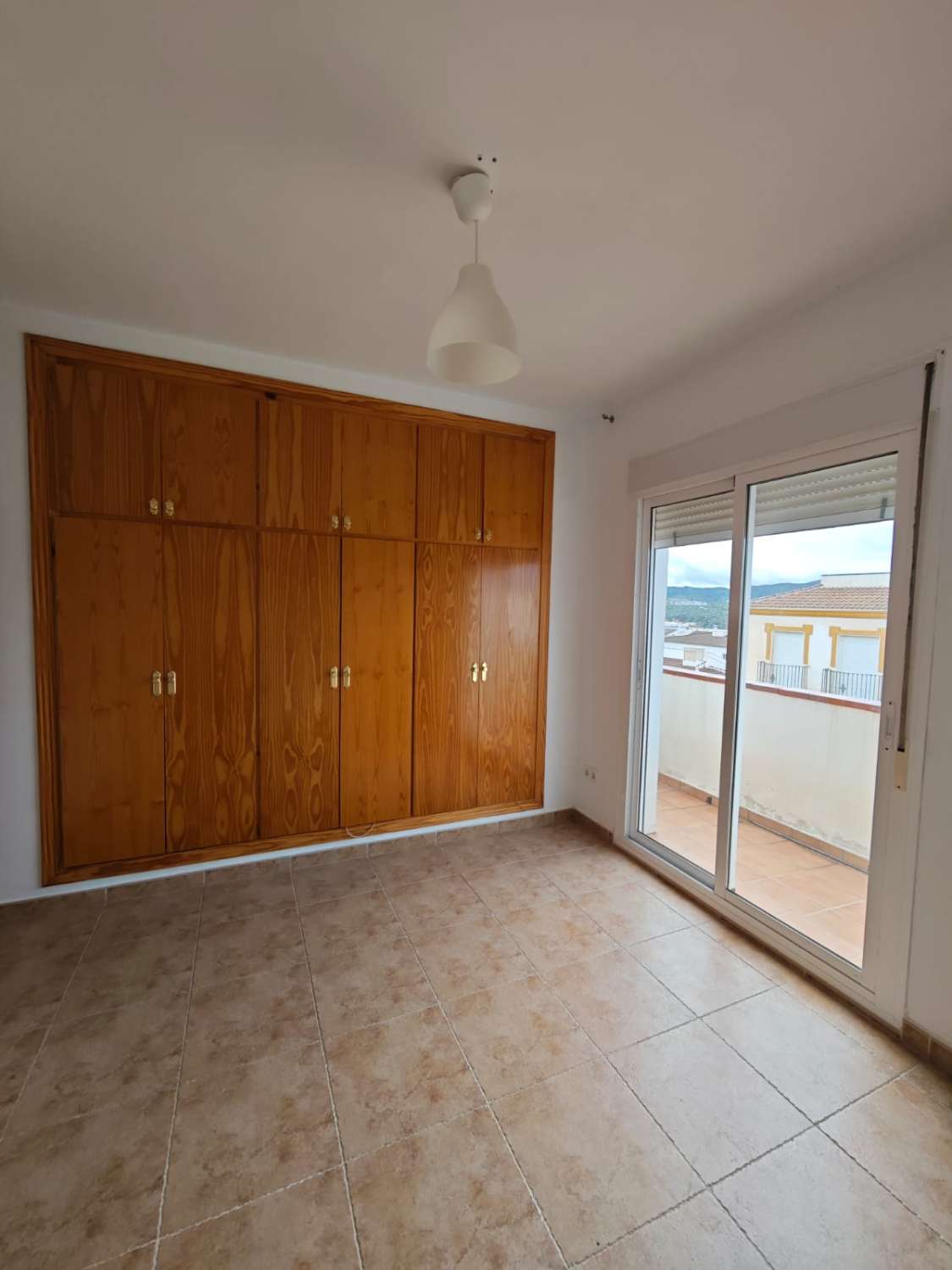 Semi-detached house on the Don Manuel Bridge