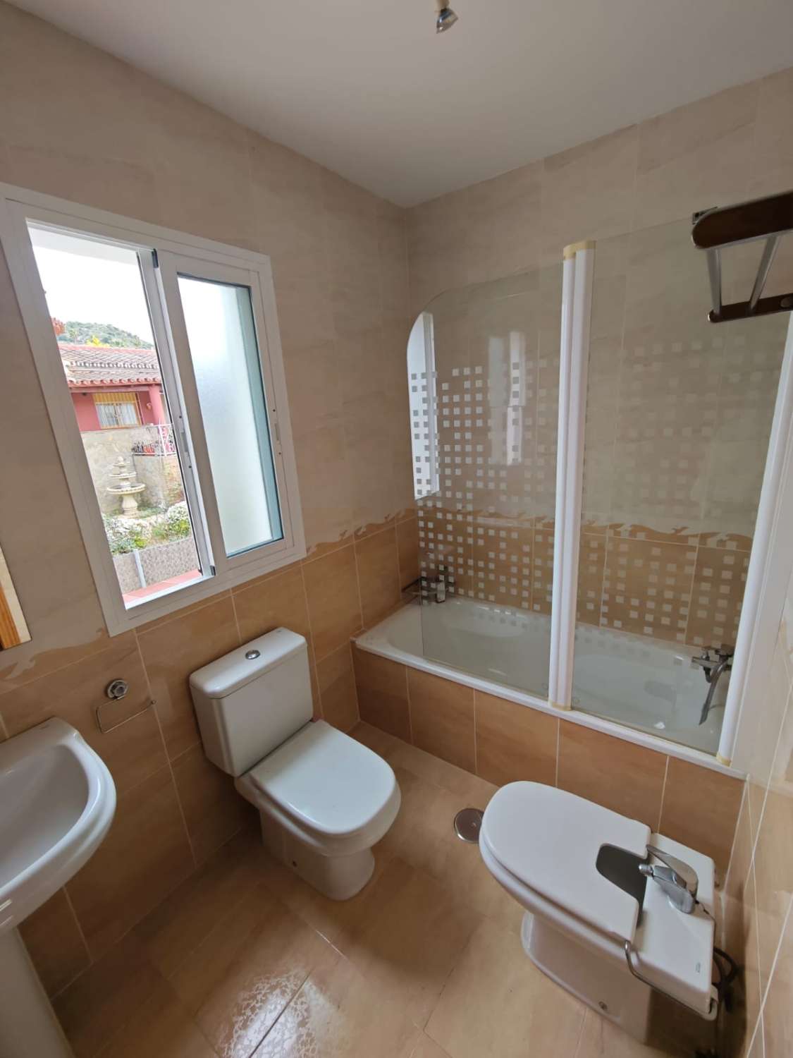 Semi-detached house on the Don Manuel Bridge