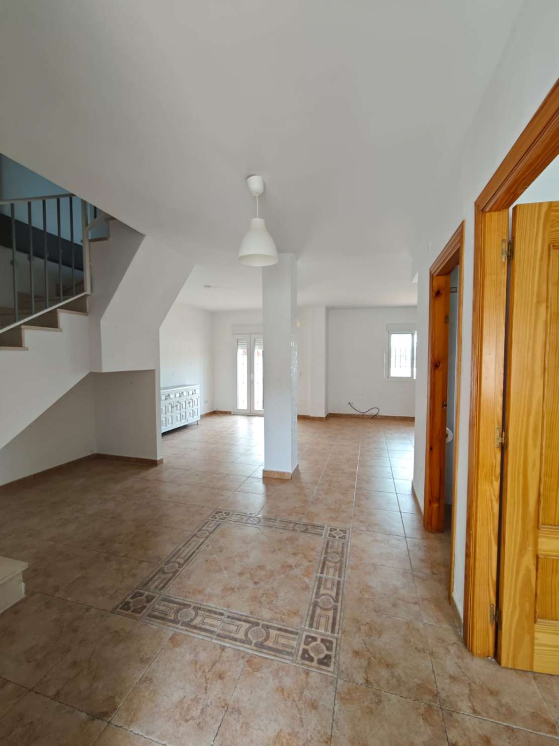 Semi-detached house on the Don Manuel Bridge