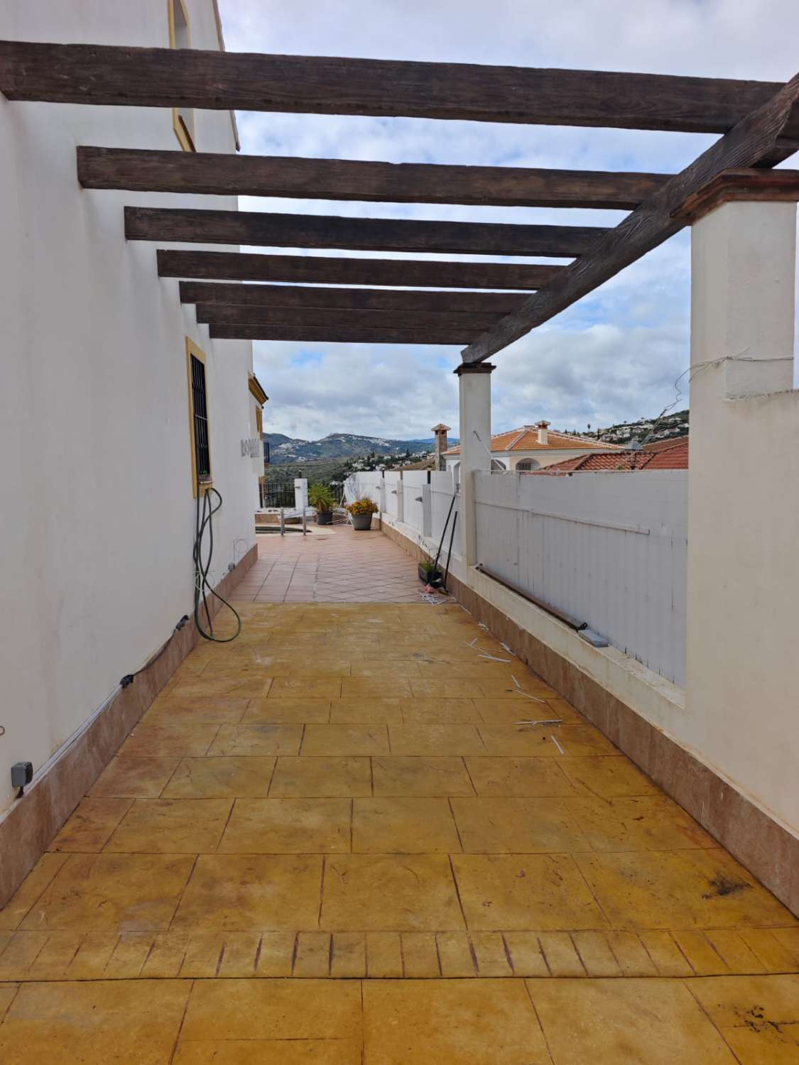 Semi-detached house on the Don Manuel Bridge